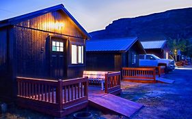 Blue Lake Resort